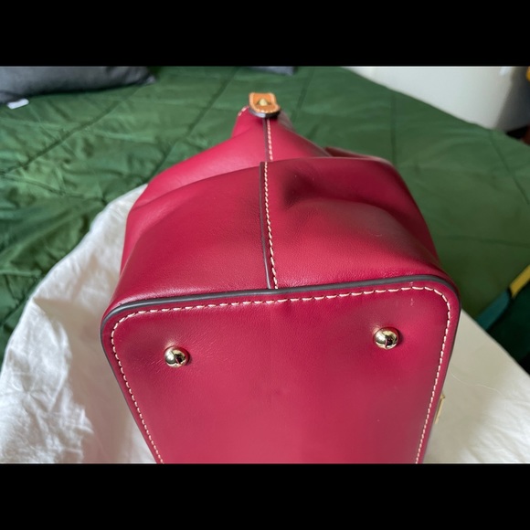 Sold on Facebook - Picture 4 of 10